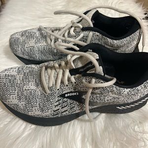 Brooks Adrenaline GTS 21